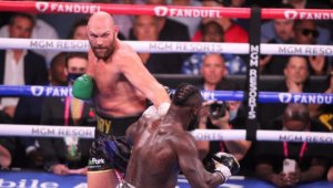Tyson Fury, Deontay Wilder'ı nakavtla yenerek unvanını korudu