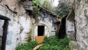 Yangın sonrası 2 bin yıllık şapel ortaya çıktı