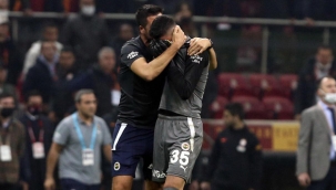 Berke Özer gözyaşlarına hakim olamadı!