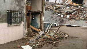 Bursa'da fırtına! Ağaçlar devrildi, binaların duvarları çöktü