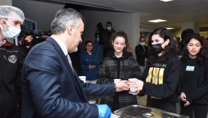 Bursa'da üniversiteli gençler istedi, Başkan Aktaş mesaiyi uzattı