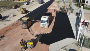 Bursa Osmangazi'de asfalt mesaisine devam 