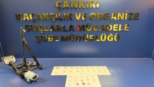 Çankırı'da tarihi eser operasyonunda bir araçta 26 sikke bulundu
