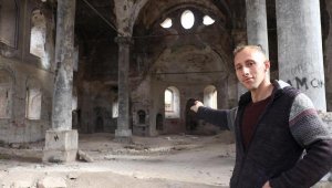 Defineciler, 19'uncu yüzyılda inşa edilen kiliseyi tahrip etti