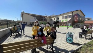 Elazığ'da yapılan depreme dayanıklı okullarda çocuk sesleri yankılanıyor