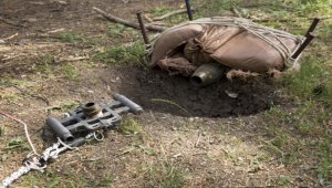 Emekli askerin kurduğu şirketin ürettiği su topu, şüpheli paketi "patlatmadan" etkisiz hale getiriyor