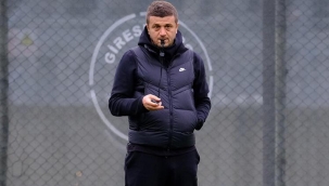 Giresunspor Teknik Direktörü Hakan Keleş: İlk yarıyı orta sıralarda bitirmek istiyoruz