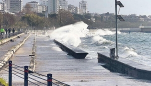 İstanbul'u lodos uçurdu