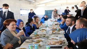 İYİ Parti Genel Başkanı Akşener, Ankara'da çorap fabrikasını ziyaret etti