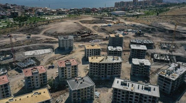 İzmir'de inşa edilen deprem konutlarının teslim tarihi belli oldu
