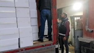 Kamyonet kasasında 3 milyon 500 bin adet boş makaron ele geçirildi