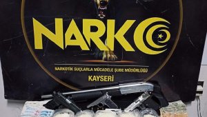 Kayseri'de uyuşturucu operasyonunda 3 gözaltı