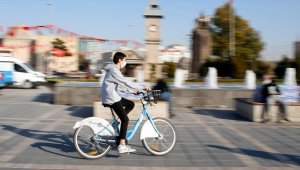 Kayserililer 'iki teker'le karbon salınımını azaltıp sağlığa pedal çeviriyor