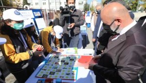 Kocasinan Belediye Başkanı Ahmet Çolakbayrakdar, TÜBİTAK sergisini açtı