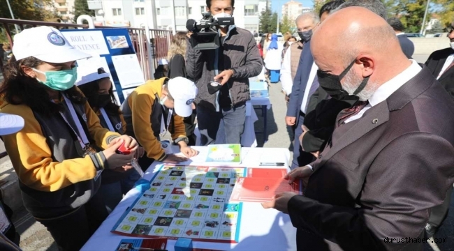 Kocasinan Belediye Başkanı Ahmet Çolakbayrakdar, TÜBİTAK sergisini açtı
