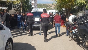 Korkunç olay! 3 çocuk annesi kadın kendini demir korkuluklara astı