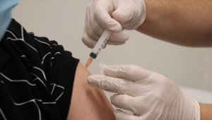 Kovid-19 ile mücadelede risk gruplarına hatırlatma dozu uygulanmaya başlandı