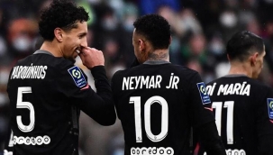 Lionel Messi'nin şov yaptığı maçta Neymar'ın sakatlığı moralleri bozdu