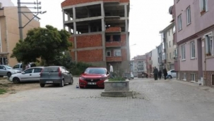 Muhtar yok dedi ama 'sır mezar' mahalleliyi ikiye böldü!