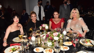 Muhteşem Gecede Yıldızlar Geçidi Yaşandı