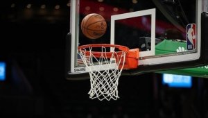 NBA'de Raptors, 76ers'ı yenerek üç maç sonra galip geldi