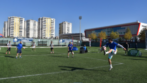 Şahinbey'de öğretmenler ayak ve masa tenisi oynadı