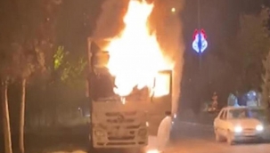 Şanlıurfa’da TIR alev alev yandı