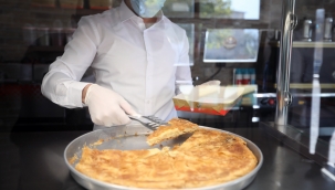 Selanik Göçmen böreği Çınaraltı'nda yenir