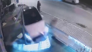 Tuzla'da korku dolu anlar! Fren yerine gaza bastı, bir kişi ölümden döndü