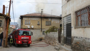 Yangın çıkan evdeki 4 çocuğu komşuları kurtardı