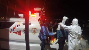 Yunanistan'ın geri ittiği 30 kaçak göçmen kurtarıldı