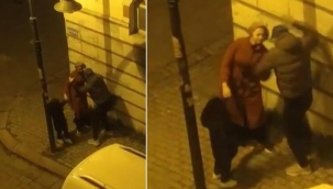 Zeytinburnu’nda tepki çeken anlar! Çocuğunun yanında yüzüne tükürüp, darbetti