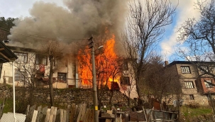 Alevler kısa sürede yayıldı! Kullanılamaz hale geldi