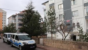 Apartman merdivenini çıkarken hayatını kaybetti