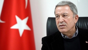 Bakan Akar, Kosova’da Mehmetçik ile buluştu