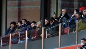 Bertolacci, yeni takımı Kayserispor'un maçını tribünden izledi