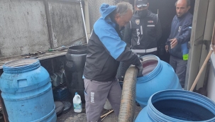 Bursa'da, bidonlar içinde 2 bin 400 litre sahte içki ele geçirildi