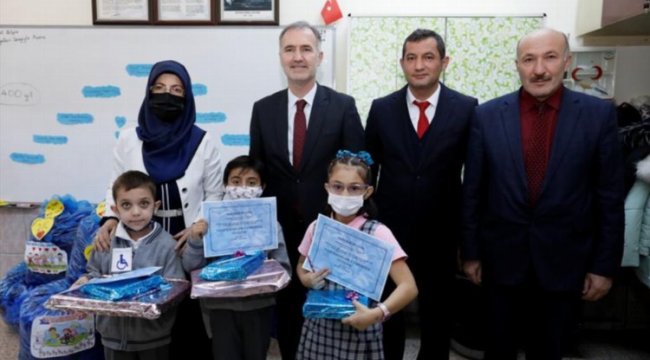 Bursa İnegöl'de öğrenciler 100 kilogram mavi kapak topladı