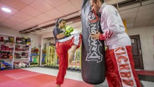 Diyarbakır'da kick boksa gönül veren kardeşler yetenek avcılığı yapıyor