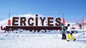 Erciyes'te kayak sezonu açıldı