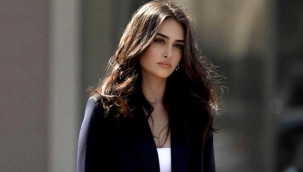 Esra Bilgiç toz toprak içinde paylaştı