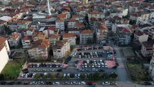 Gölcük’te yapılan otoparktan vatandaş çok memnun