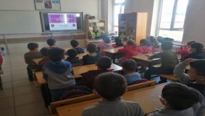 Hüyük'te jandarmadan öğrencilere trafik güvenliği eğitimi