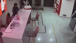 İzmir'de bankada hırsızlık! Anbean kameraya yansıdı