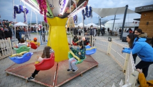 İzmir Selçuk'ta çocuklar panayırda buluştu