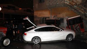 Kayseri'de polisin 'dur' ihtarına uymayan 2 kişi yakalandı