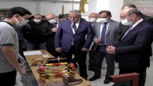 Kırşehir'de meslek lisesi öğrencilerinin 14 projesi fuarda sergilendi