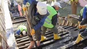 Kocaeli İzmit'te ulaşım için merdiven 