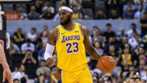 LeBron James'in 'triple double'ı Lakers'a yetmedi