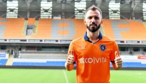 Medipol Başakşehir, Emre Çolak'ı kadrosuna dahil etti
